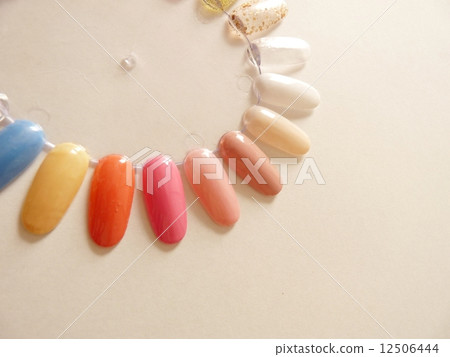 nail  12506444