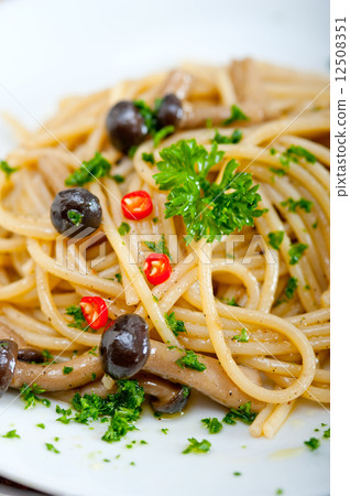 Italian pasta and mushroom sauce Italian pasta and mushroom sauce 12508351