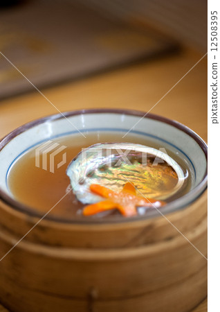 Japanese style abalone soup empty shell Japanese style abalone soup empty shell 12508395