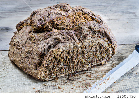 whole grain bread 12509456