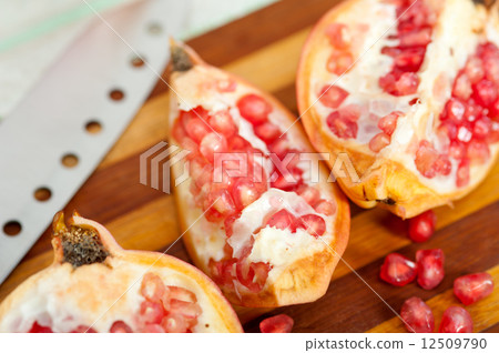 pomegranate fruit pomegranate fruit 12509790