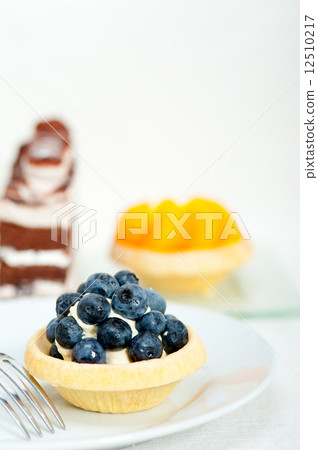 blueberry cream cupcake 12510217
