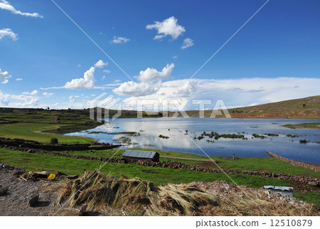 Peru Puno Siyustani ruins Umaayo lake 12510879