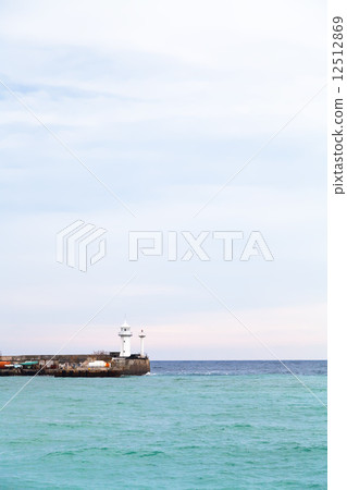 Black Sea and lighthouse in Yalta city in autumn 12512869