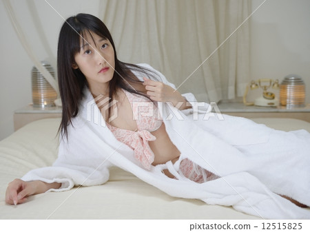 Rest at resort 12515825