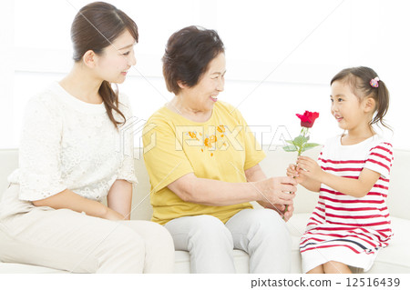 三代女性送禮物 三代女性送禮物 12516439