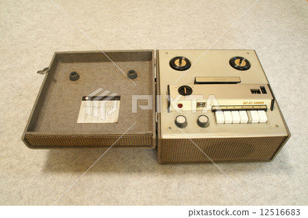 Old tape recorder 12516683