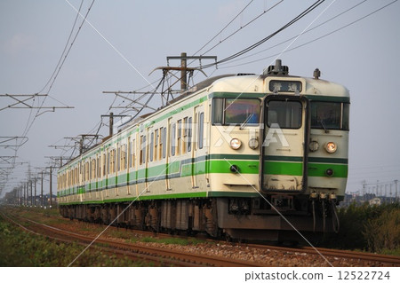 Shinetsu Main Line Series 115(5輛車:長岡⇔新潟) Shinetsu Main Line Series 115(5輛車:長岡⇔新潟) 12522724