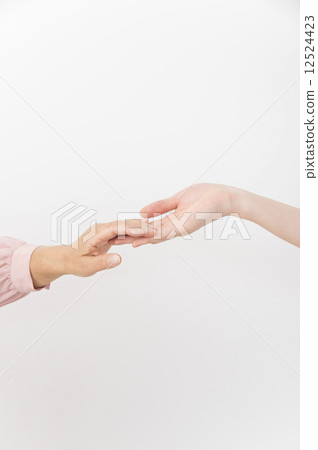 長期護理形象：護理者的手伸向老年人 12524423
