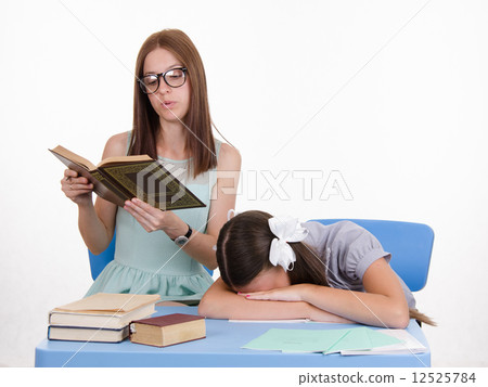 Trainee fell asleep on a boring lesson 12525784