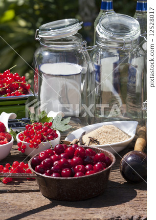 Fresh fruit for a liqueur 12528017