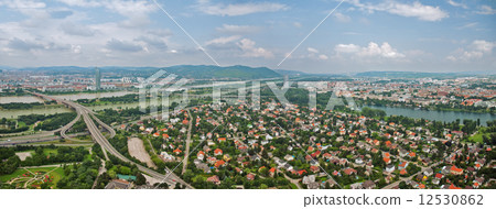 Aerial view of Vienna from Donau tower 12530862