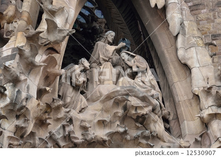Sagrada Familia的誕生地門面雕象 Sagrada Familia的誕生地門面雕象 12530907