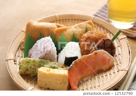 Onigiri's box lunch image Onigiri's box lunch image 12532790