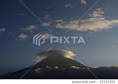富士山的黎明 富士山的黎明 12533305