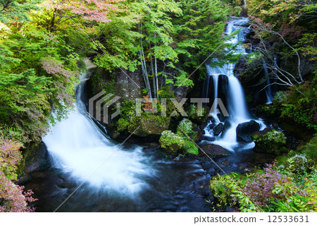 皇冠瀑布 12533631