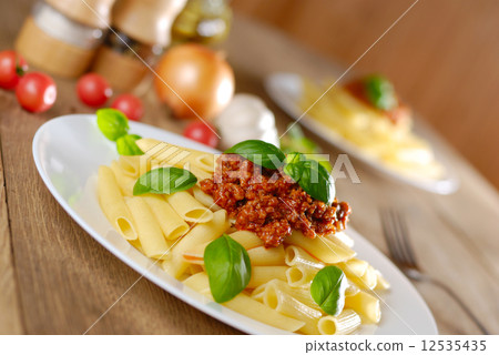 Rigatoni Rigatoni 12535435