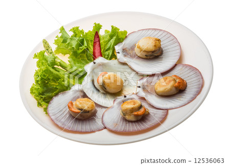 Grilled scallops 12536063