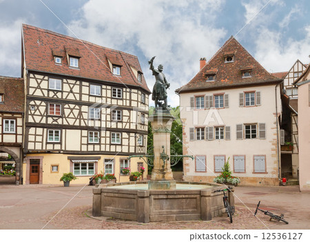 Fountain with a bronze statue of Lazare de Schwendi. Colmar, Fra Fountain with a bronze statue of Lazare de Schwendi. Colmar, Fra 12536127