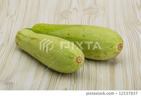 zucchini zucchini 12537837