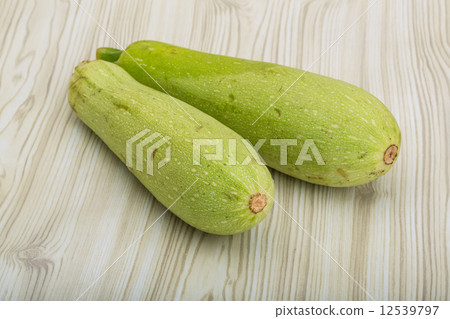 zucchini zucchini 12539797