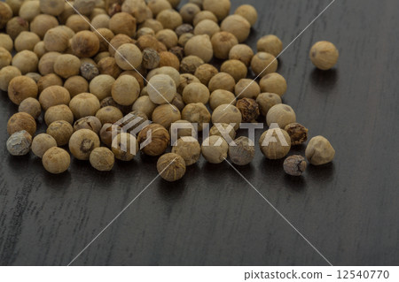 WHite pepper corn 12540770
