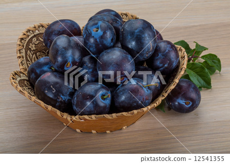 Fresh plums Fresh plums 12541355