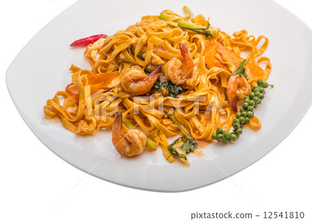 Fried noodles with shrimps 12541810