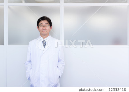Doctor meeting room upper body 12552418