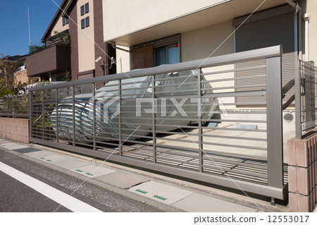 住宅和車庫 12553017
