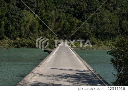 Nishiyodogawa（Nodogaya）定居橋Nishigoya（名古屋）定居橋 12553916