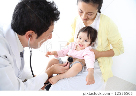 Baby's consultation 12556565