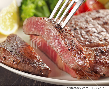 沙朗牛排特寫鏡頭 12557148