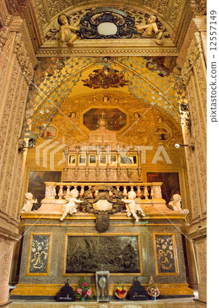 Coffin of India Goa Francisco Xavier Coffin of India Goa Francisco Xavier 12557149