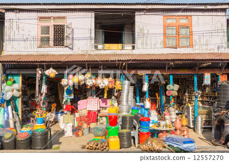Mountain-bought grocery store Nepal fin 12557270