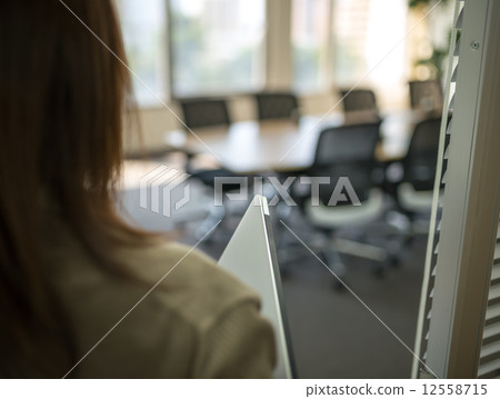 婦女和會議室 12558715