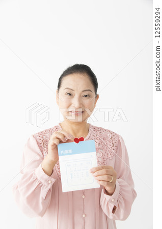 take medicine 12559294