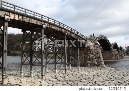 Kintai bridge in autumn 12559745
