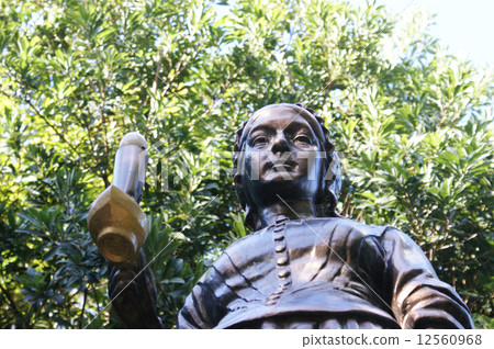 Statue of Nightingale 12560968