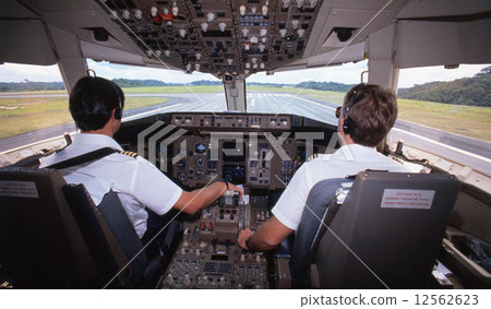 cockpit cockpit 12562623