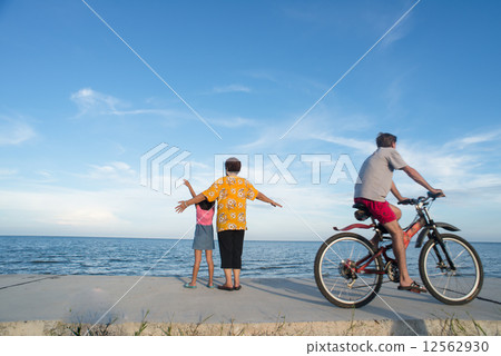 Peoples relaxing at Pranburi beach, Prachuabkirikhan, Thailand. 12562930