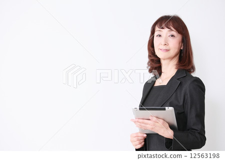 Senior women image 12563198