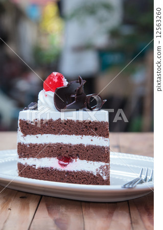Chocolate cake 12563260