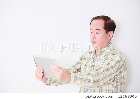 叔叔的形象 12563909