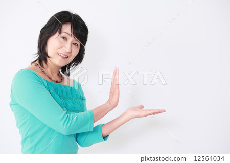 女50歲的肖像 12564034