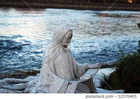 Murasaki Shikibu 12570405