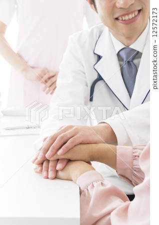 醫生鼓勵病人 醫生鼓勵病人 12572173