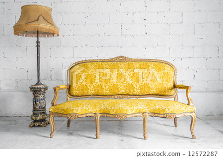 Sofa ith lamp 12572287