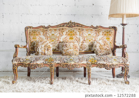 Sofa ith lamp 12572288