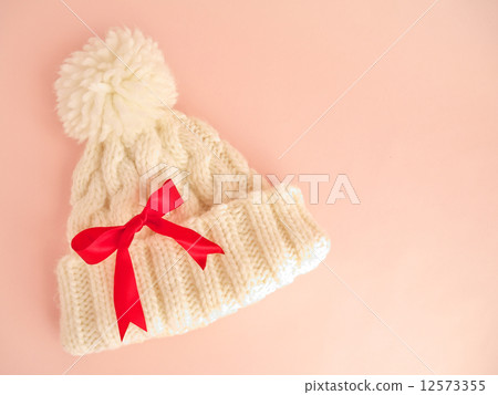 White knit cap White knit cap 12573355